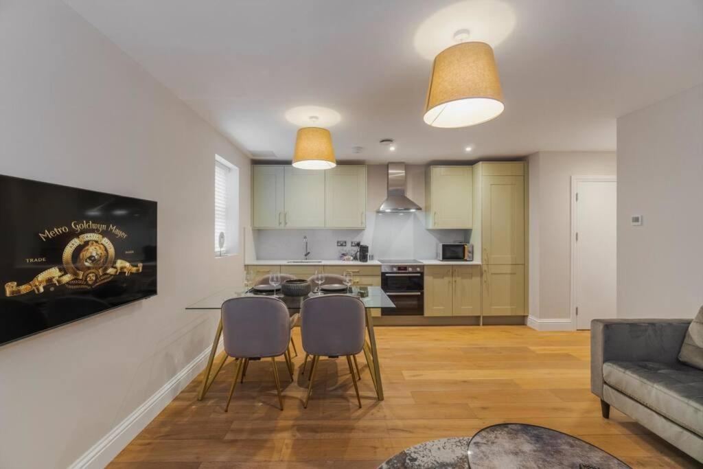 Appartement 1Br Gem, Private Parking à Windsor Extérieur photo